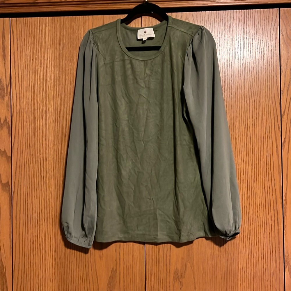 Long sleeve cap blouse